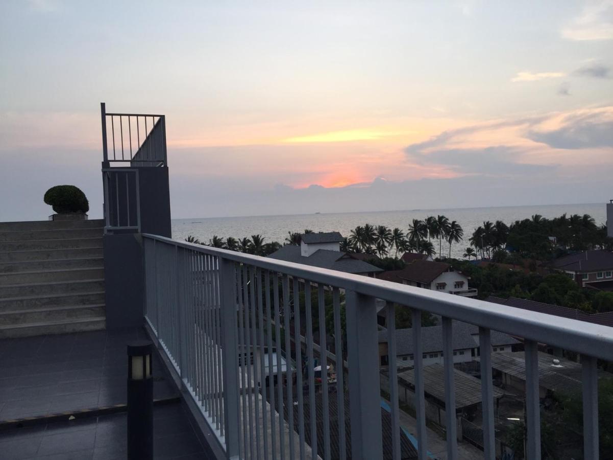 Cozy Near Beach 200M With Toproof Pool At Patio Bangsaen Екстериор снимка